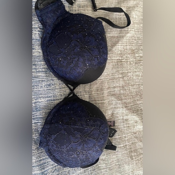 VICTORIA'S Secret blue lace and black bombshell plunge bra 32D - Picture 1 of 6